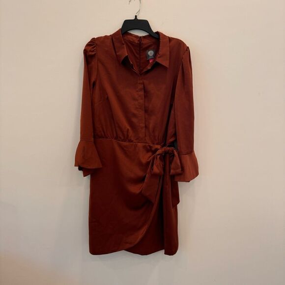 Satin Shirtdress
Vince Camuto - Picture 6 of 12